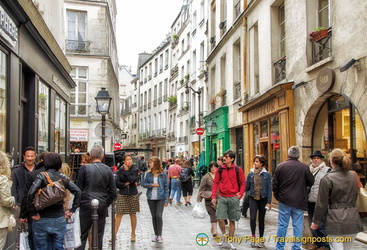A busy rue des Rosiers